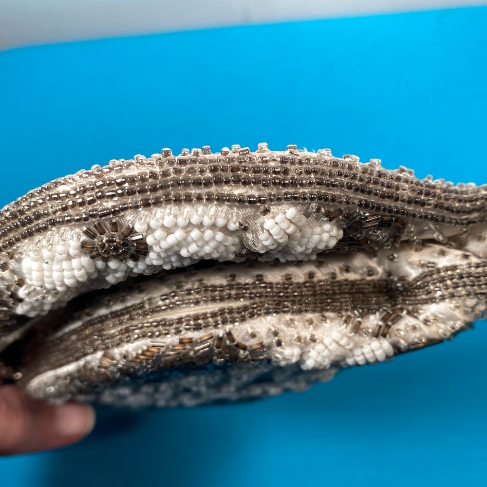 Beaded Floral Clutch by II Yama - Picture 10 of 11